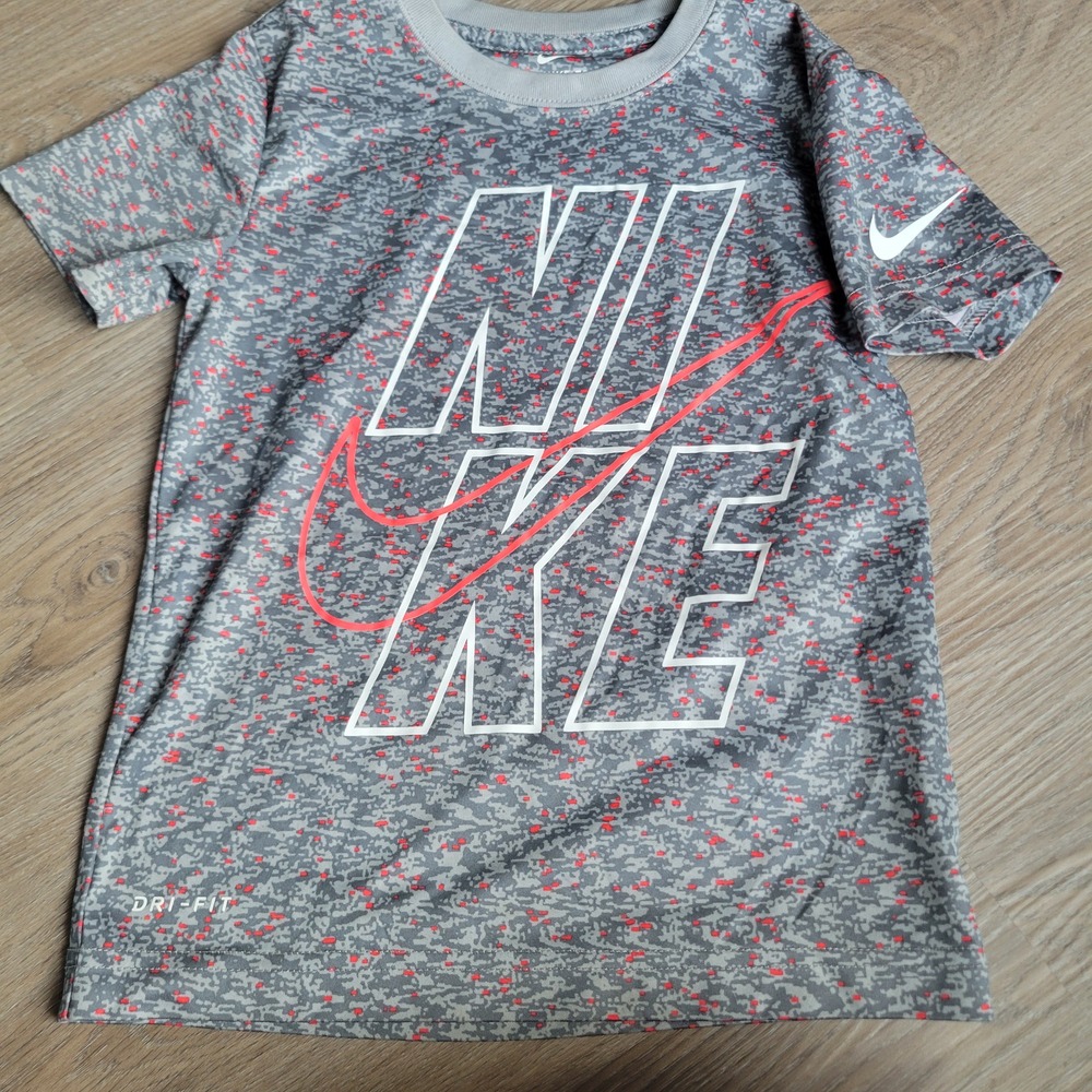 Nike Boys T-Shirt Size 5 Grey Red Speckle‎ Dri-FIT Athletic Activewear Tee